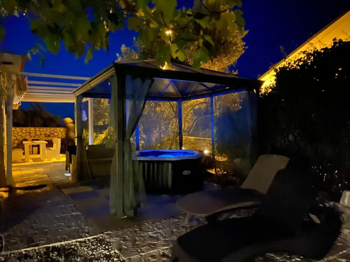 Holiday Home Ruby Sveti Jakov Croatia